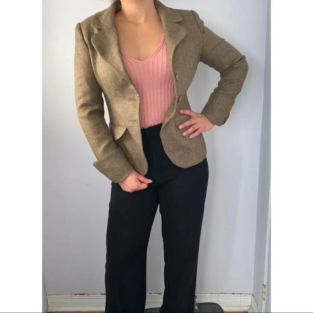 ✨❣️Suzy Shier blazer❣️  - Picture 3 of 8